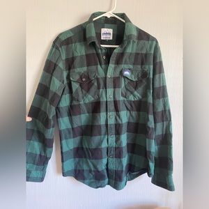 New frontier outfitters plaid shirt workwear size large